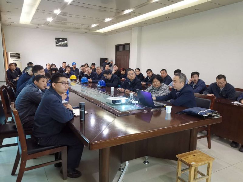 
				   
					學(xué)習固體廢物防治法、提高環(huán)境治理能力——黃河同力舉辦新版《固體廢物污染環(huán)境防治法》培訓班
				 