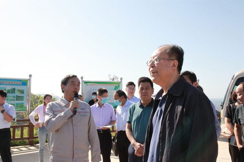 
				   
					河南省人大常委會(huì )黨組副書(shū)記、副主任馬懿一行到洛陽(yáng)黃河同力調研
				 